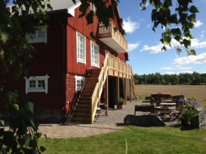 Låsta Gårdshotell in Strängnäs